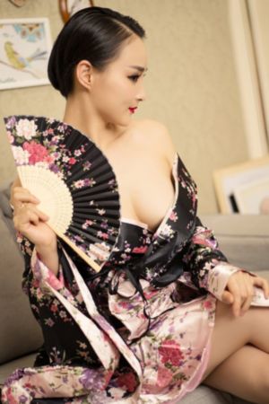 美女露出让男生揉的小说_BT种子搜索