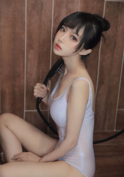 大胸女大学生_1080P全集在线观看